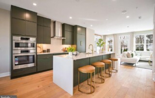 2590 Farmstead Dr – 2